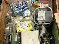 Lot 96 - lot vijzen, nagels, rondellen, pluggen, sloten, mesjes,… - afbeelding 2 van  3