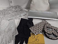 Lot 96 - lotje vintage mode accessoires 6 stuks - afbeelding 1 van  4