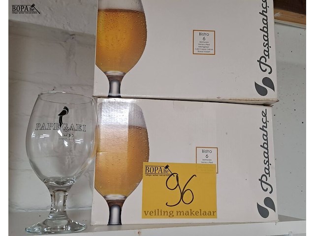 Lot 96 - papegaie glazen 12 stuks - afbeelding 2 van  2