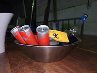 Lot 96 - presenteerschaal voor vodka redd bull - afbeelding 2 van  3