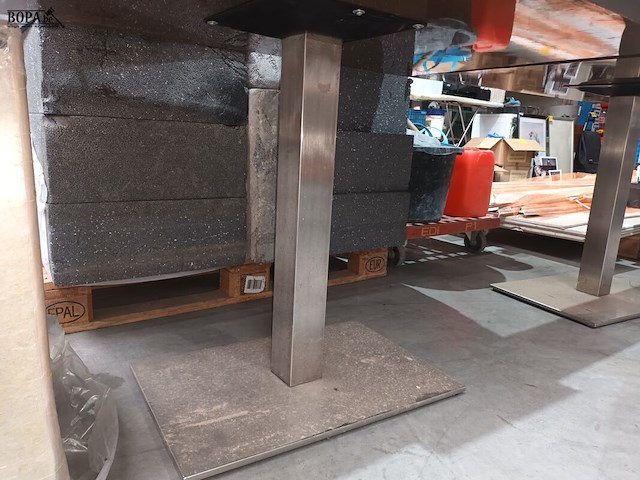 Lot 96 - rechthoekige tafel. 2 stuks - afbeelding 2 van  3