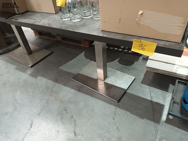Lot 96 - rechthoekige tafel. 2 stuks - afbeelding 3 van  3