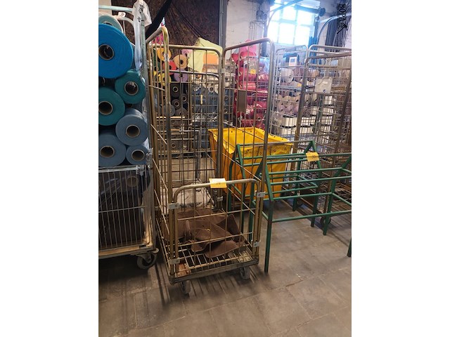 Lot 96 - rolcontainer - afbeelding 1 van  3