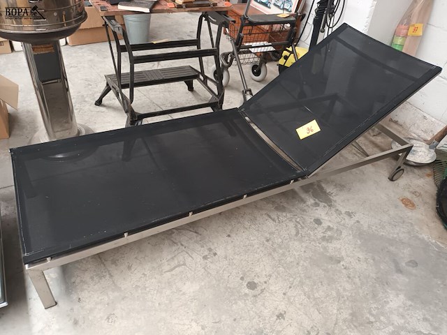 Lot 96 - tuinligbed - afbeelding 1 van  5