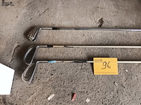 Lot 96 - vintage golf clubs. 3 stuks - afbeelding 1 van  4