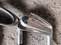 Lot 96 - vintage golf clubs. 3 stuks - afbeelding 3 van  4