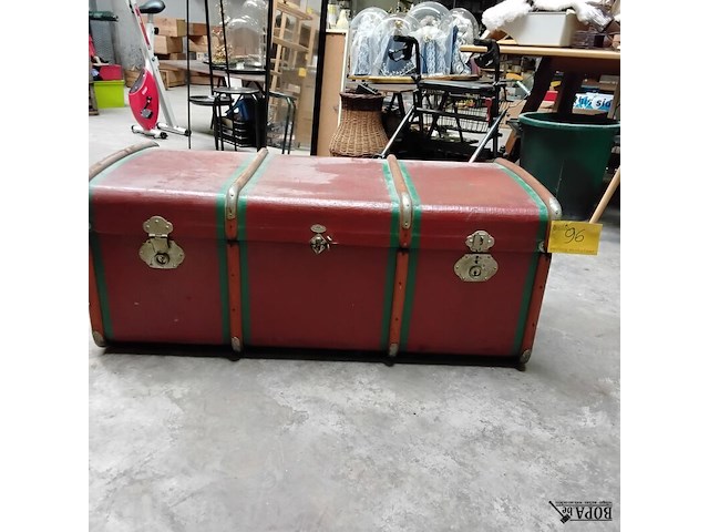 Lot 96 - vintage hutkoffer - afbeelding 1 van  5