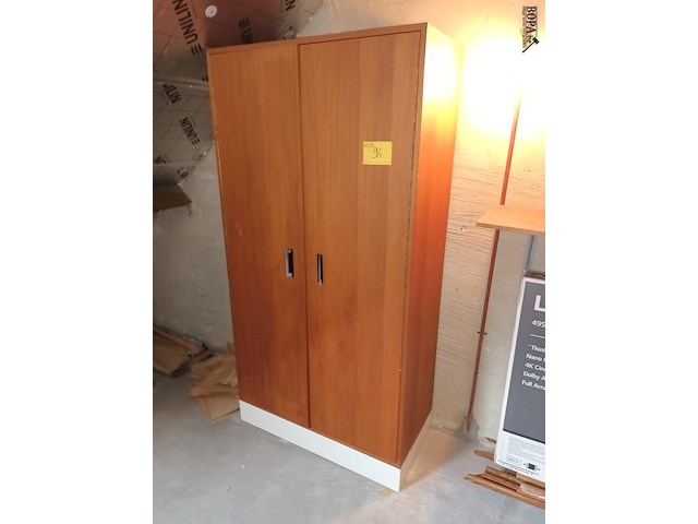 Lot 96 - vintage kast - afbeelding 2 van  3