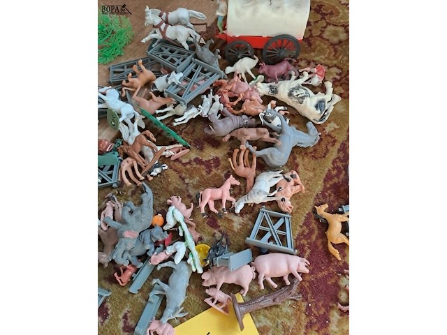 Lot 96 - vintage kinderspeelgoed: plastiek dieren - afbeelding 3 van  3