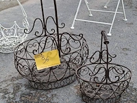 Lot 96 - vintage landelijke metalen draadmanden met booghandgreep - 2
