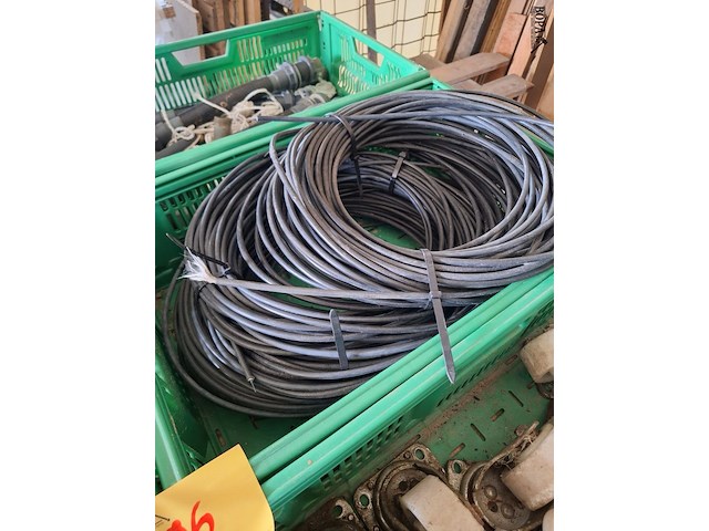 Lot 96 - werkmateriaal. 7 bakken - afbeelding 1 van  7