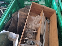 Lot 96 - werkmateriaal. 7 bakken - afbeelding 3 van  7