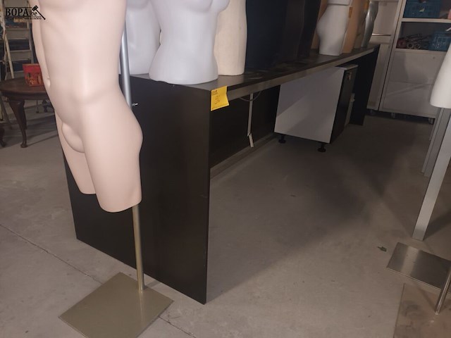 Lot 96 - winkel toonbank - afbeelding 1 van  2