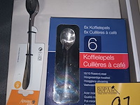 Lot 97 - besteksets en toastrekje. 7 stuks - afbeelding 2 van  4