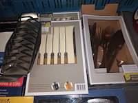 Lot 97 - besteksets en toastrekje. 7 stuks - afbeelding 3 van  4