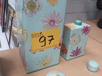 Lot 97 - dekselvazen. 3 stuks - afbeelding 3 van  6