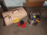 Lot 97 - dierenbenodigdheden - afbeelding 1 van  3