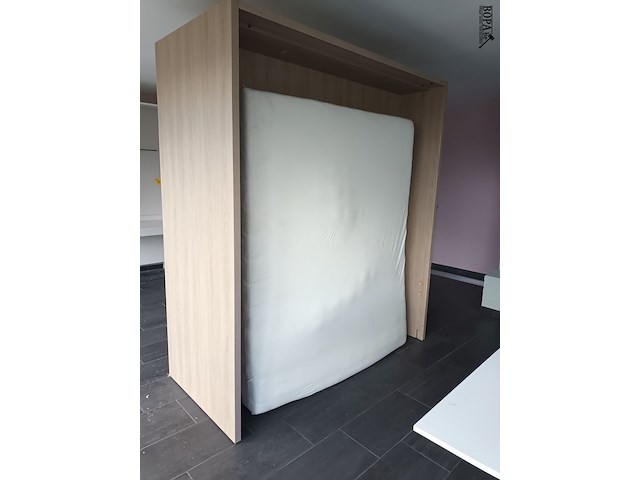 Lot 97 - dubbelzijdige kast - afbeelding 2 van  5