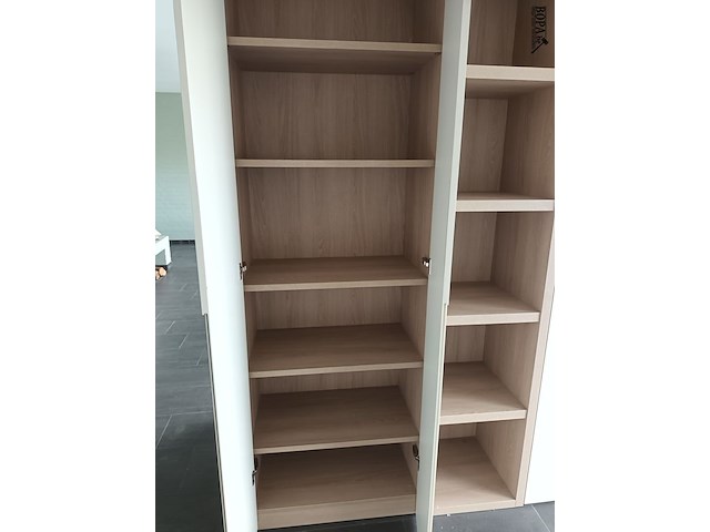Lot 97 - dubbelzijdige kast - afbeelding 3 van  5