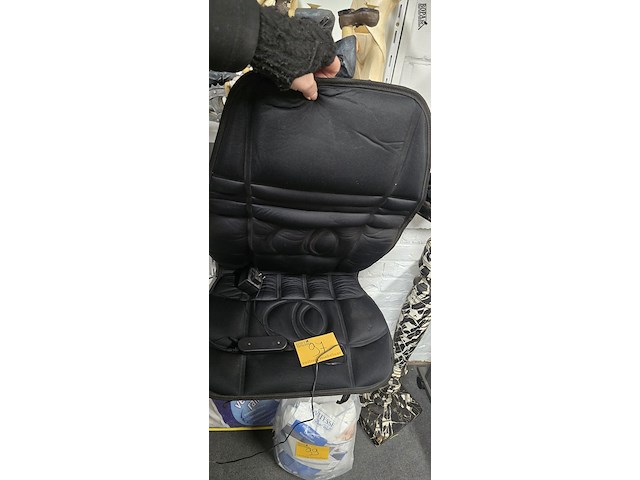 Lot 97 - elektrisch verwarmd stoelkussen - afbeelding 1 van  3