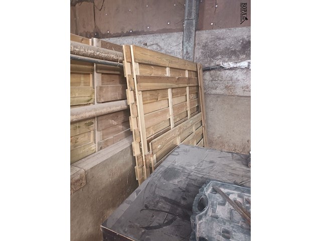 Lot 97 - houten tuinpanelen. 7 stuks - afbeelding 2 van  4