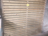 Lot 97 - houten tuinpanelen. 7 stuks - afbeelding 4 van  4