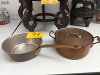 Lot 97 - koperen steelpan en kookpot - afbeelding 2 van  4