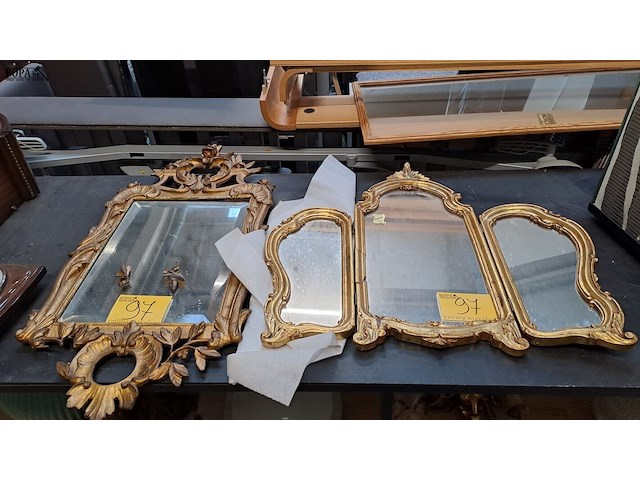 Lot 97 - kuifspiegels 2 stuks - afbeelding 1 van  6