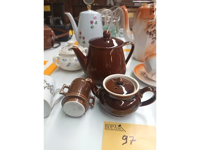 Lot 97 - lot divers servies - afbeelding 3 van  8
