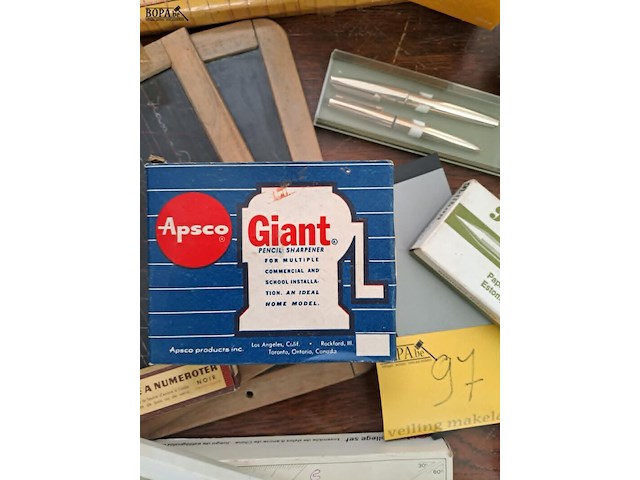 Lot 97 - lot vintage school en bureaumateriaal inclusief 2 antieken p - afbeelding 3 van  4