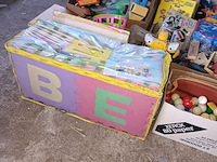 Lot 97 - speelgoed - afbeelding 2 van  8