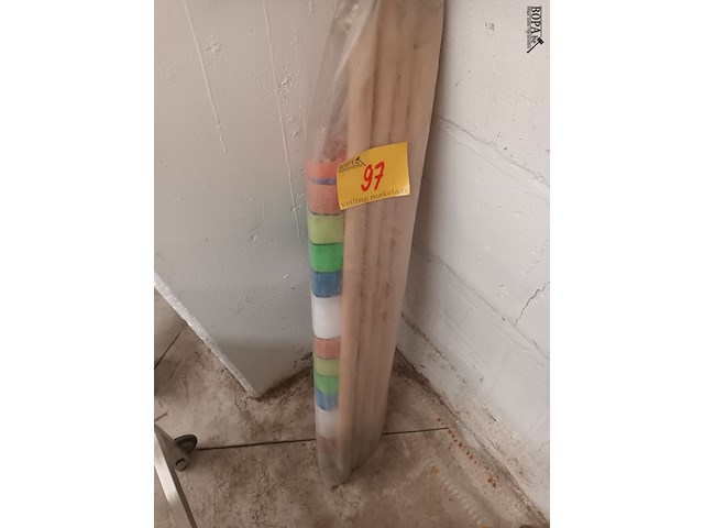 Lot 97 - strandwindscherm - afbeelding 1 van  2