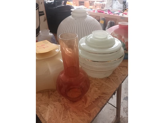 Lot 97 - vintage glazen lampenkappen. 6 stuks - afbeelding 2 van  4