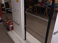 Lot 97 - winkelrek - afbeelding 1 van  2