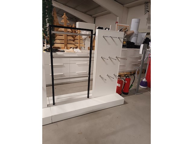 Lot 97 - winkelrek - afbeelding 2 van  2