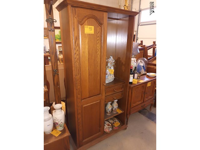 Lot 98 - hal meubel met schuifdeur en spiegel - afbeelding 1 van  5