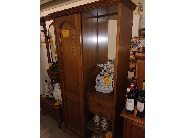 Lot 98 - hal meubel met schuifdeur en spiegel - afbeelding 2 van  5