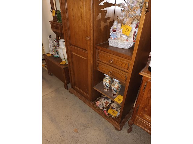 Lot 98 - hal meubel met schuifdeur en spiegel - afbeelding 3 van  5