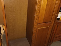 Lot 98 - hal meubel met schuifdeur en spiegel - afbeelding 5 van  5