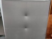 Lot 98 - hoofdbord boxspring - afbeelding 1 van  2