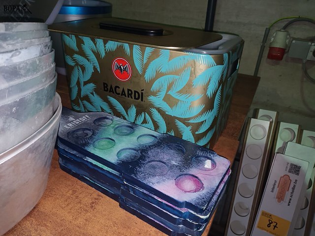 Lot 98 - ijsemmers en dienbladen. 15 stuks - afbeelding 3 van  4