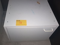 Lot 98 - kastje met deur - afbeelding 1 van  3