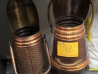 Lot 98 - koperen koolkitten 2 stuks - afbeelding 1 van  3