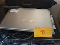 Lot 98 - laptops en tassen. 6 stuks - afbeelding 1 van  9