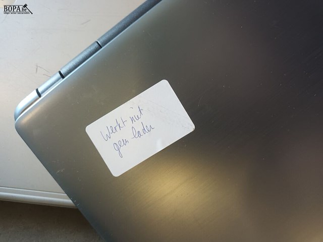 Lot 98 - laptops en tassen. 6 stuks - afbeelding 7 van  9
