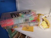 Lot 98 - lot loombandjes - afbeelding 1 van  3