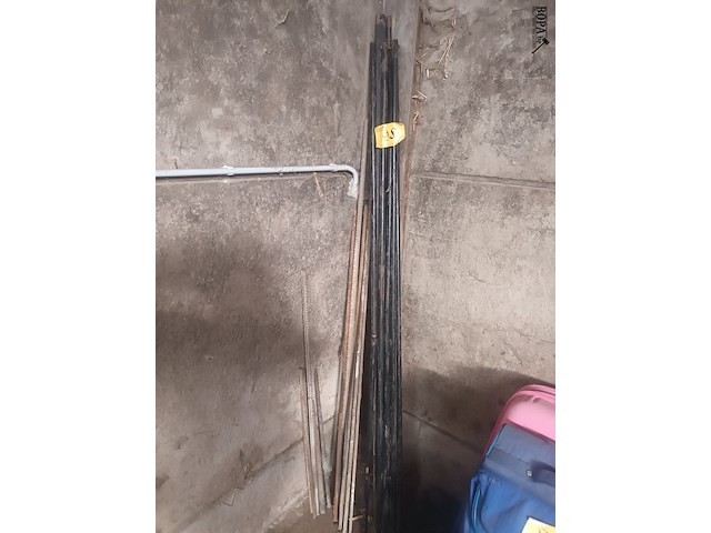 Lot 98 - metalen staven en buizen. 20 stuks - afbeelding 1 van  4