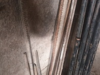Lot 98 - metalen staven en buizen. 20 stuks - afbeelding 2 van  4