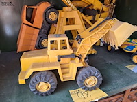 Lot 98 - vintage speelgoed: camions, kranen 4 - afbeelding 1 van  5