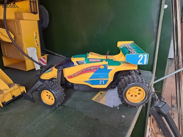 Lot 98 - vintage speelgoed: camions, kranen 4 - afbeelding 2 van  5